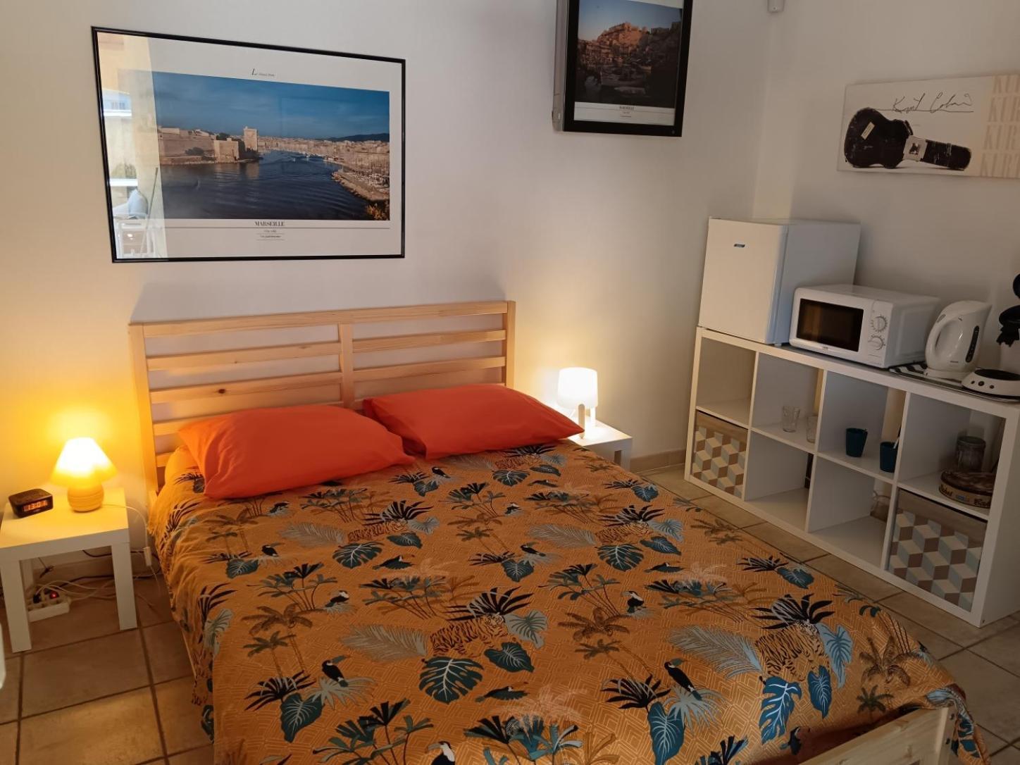Chambre Privee Avec Piscine Marseille Luaran gambar