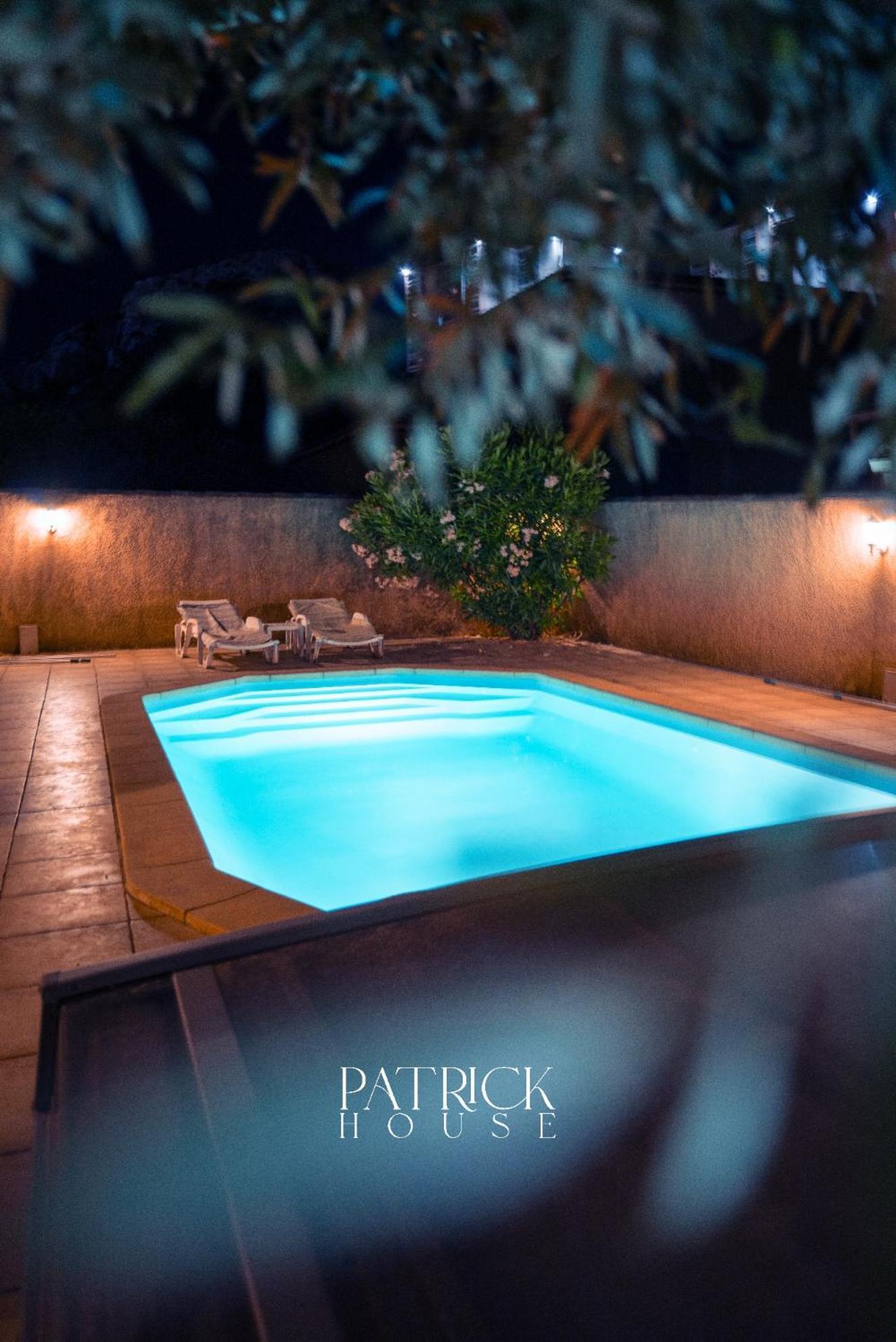 Chambre Privee Avec Piscine Marseille Luaran gambar
